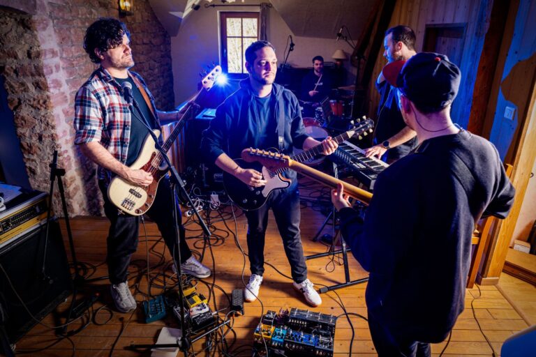 Band There´s a Light